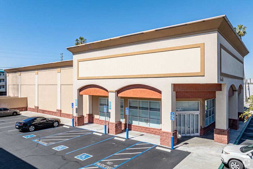 8400 Firestone Blvd, Downey, CA for lease - Primary Photo - Image 1 of 16