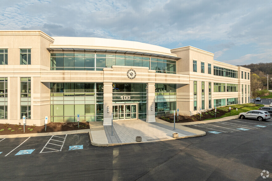 100 Deerfield Ln, Malvern, PA for lease - Building Photo - Image 1 of 13