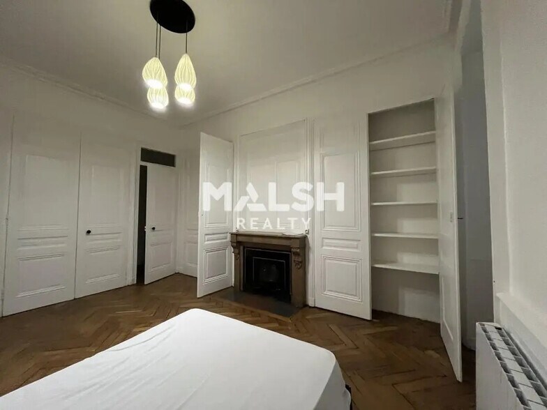 Office in Lyon for lease - Interior Photo - Image 3 of 7