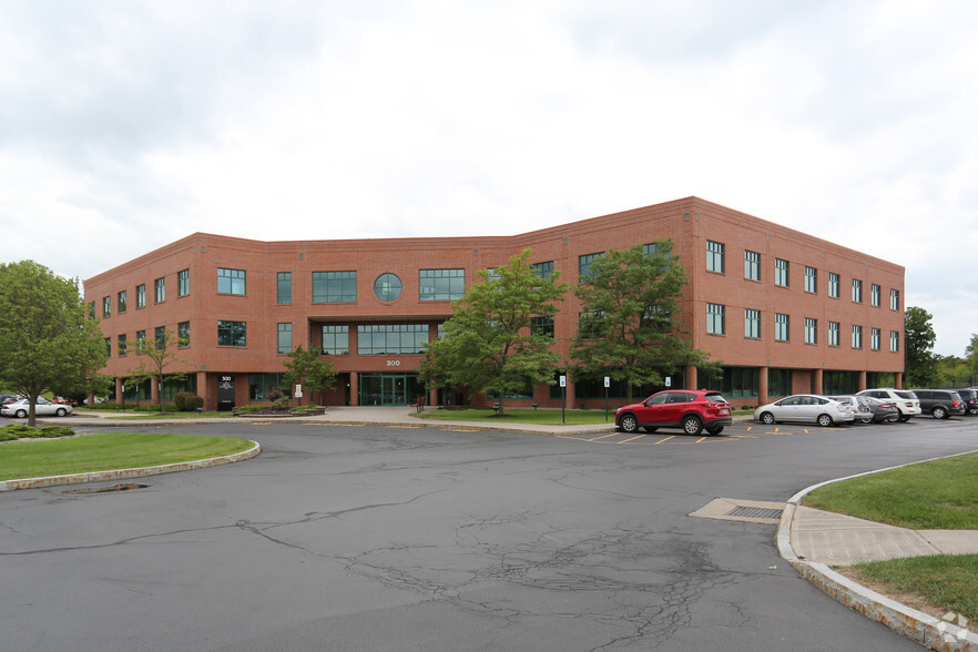 300 Meridian Centre Blvd, Rochester, NY for sale - Primary Photo - Image 1 of 1