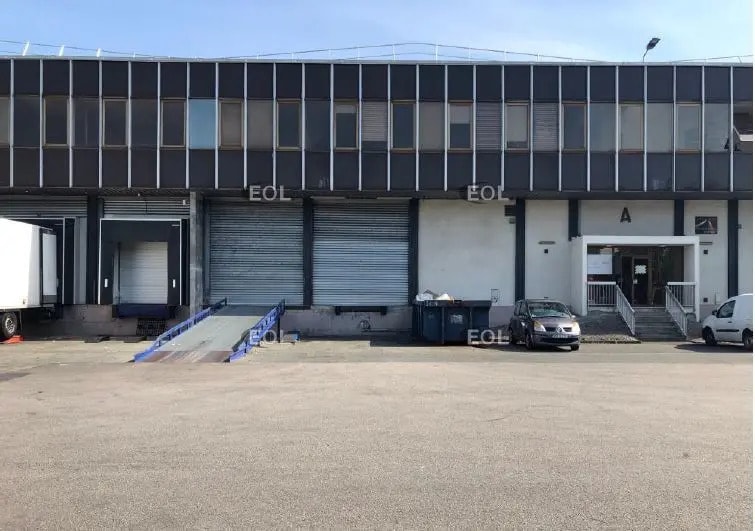 Industrial in Wissous for lease Building Photo- Image 1 of 9