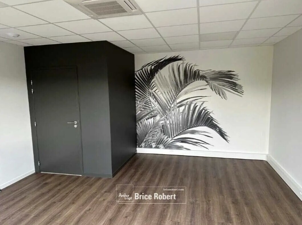 Industrial in Bourgoin-Jallieu for lease Interior Photo- Image 1 of 4