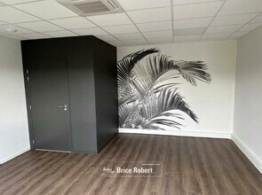 Industrial in Bourgoin-Jallieu for lease Interior Photo- Image 1 of 4