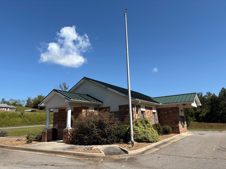 48 Animal Clinic Rd, Stuart, VA for lease - Building Photo - Image 3 of 18