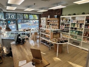 61 Wellfield Rd, Cardiff for lease Interior Photo- Image 2 of 2