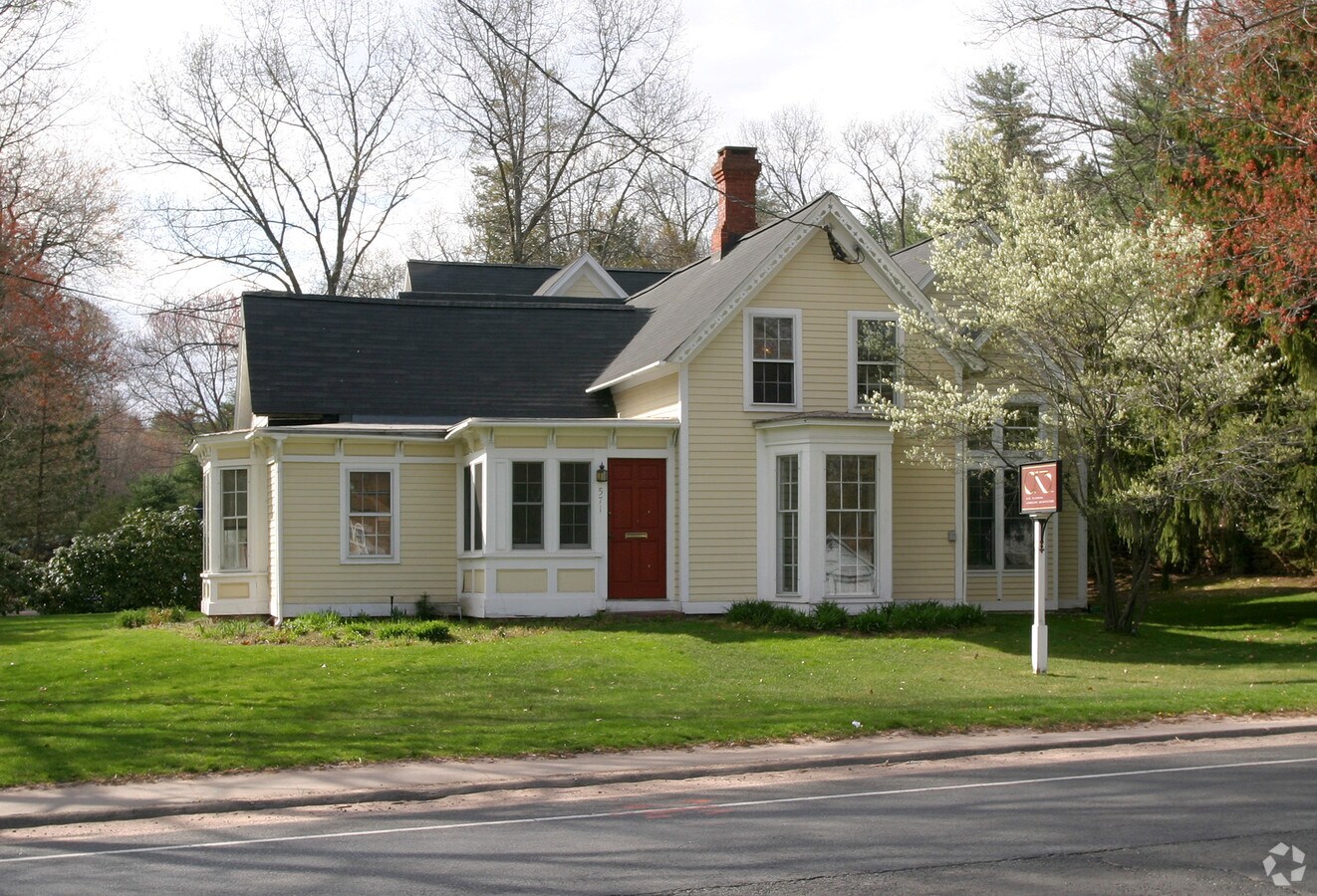 571 Hopmeadow St, Simsbury, CT 06070 Property Record