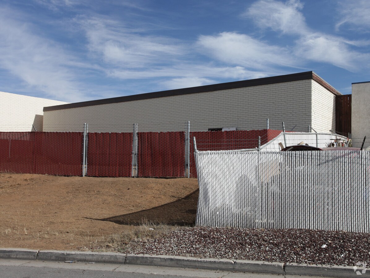 6141 Box Springs Rd, Riverside, CA 92507