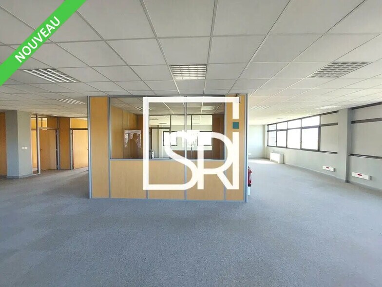 Office in Cournon-d'Auvergne for lease - Building Photo - Image 1 of 10