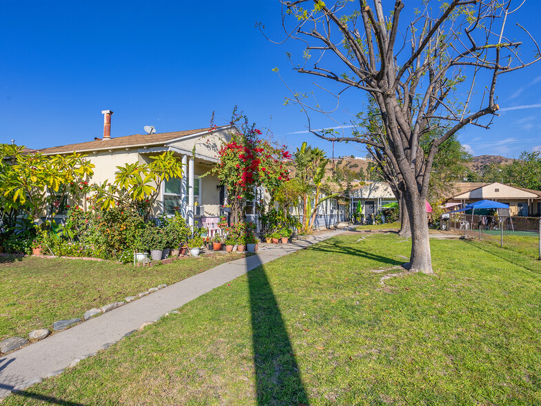 7982 De Garmo Ave, Sun Valley, CA for sale - Building Photo - Image 1 of 23