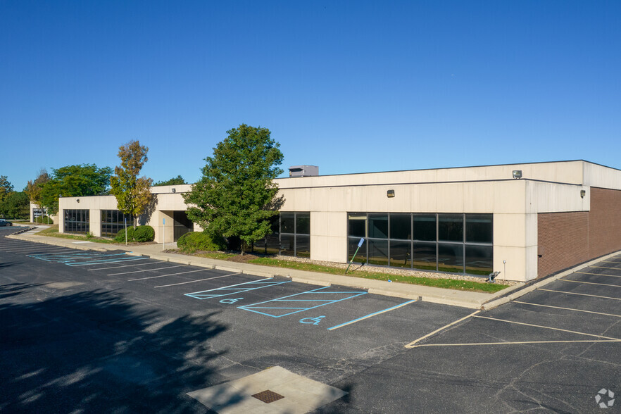 15000 N Commerce Dr, Dearborn, MI for lease - Building Photo - Image 2 of 6