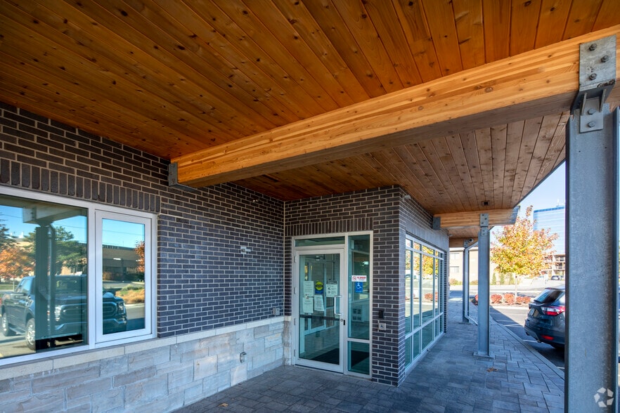 525 Cochrane Dr, Markham, ON for sale - Building Photo - Image 3 of 6