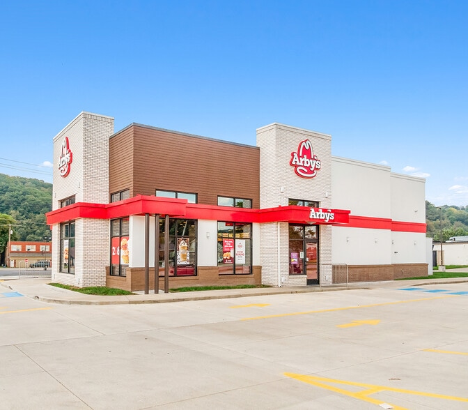 401 5th St, New Brighton, PA 15066