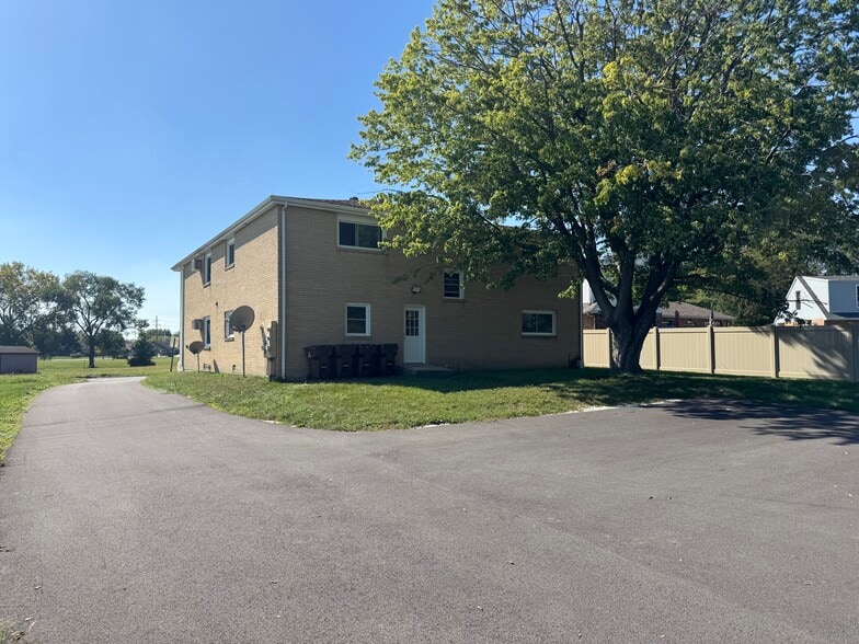 374 Lynn Dr, Manteno, IL for sale - Building Photo - Image 3 of 19