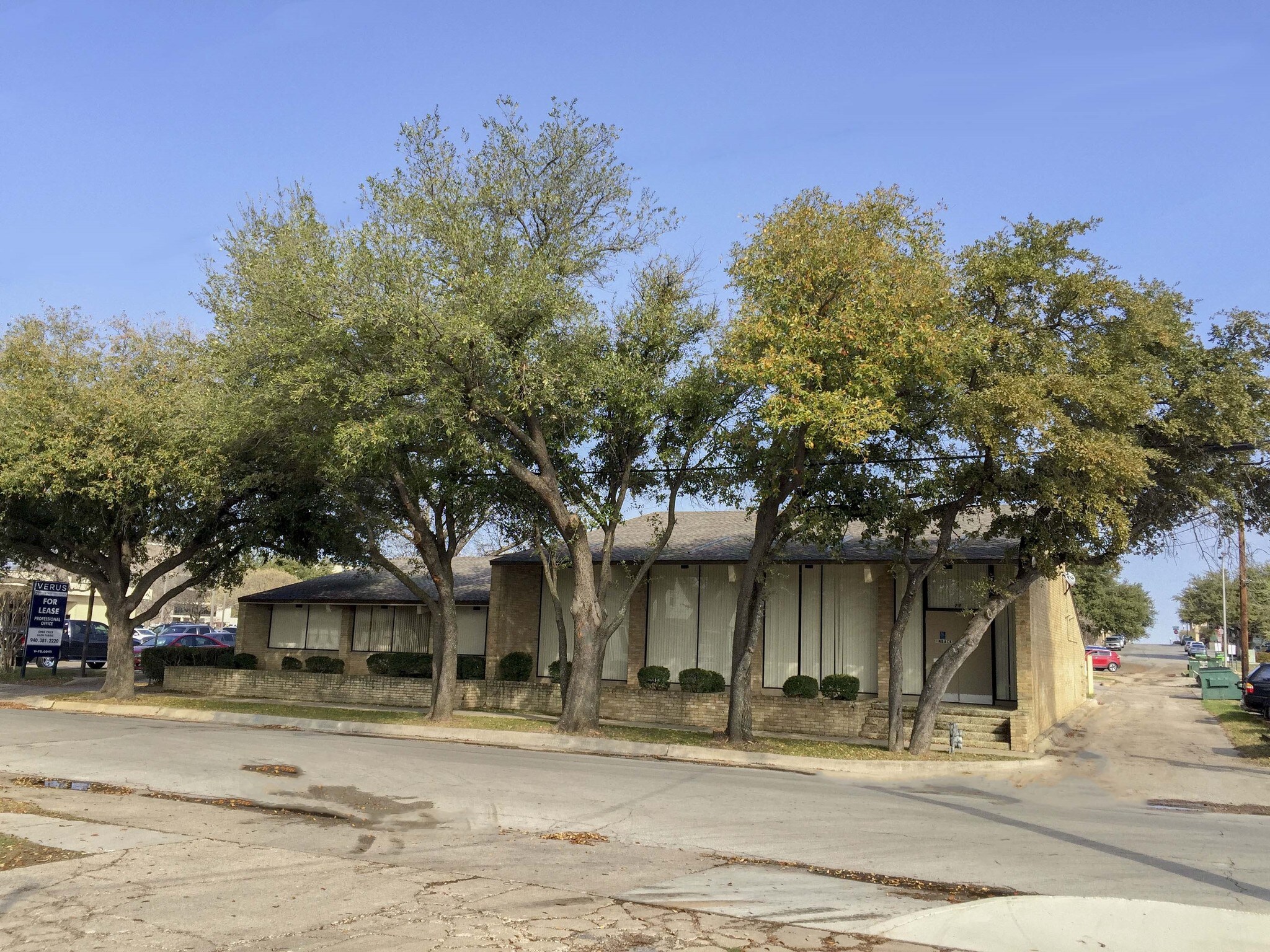 212 W Sycamore St, Denton, TX for sale Primary Photo- Image 1 of 1