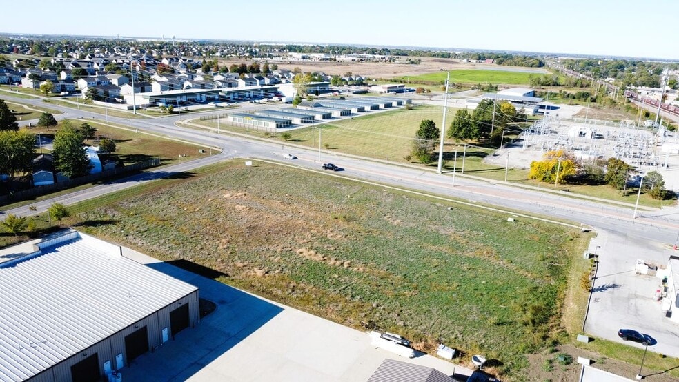 111 S Moonlight Rd, Gardner, KS for sale - Primary Photo - Image 1 of 1