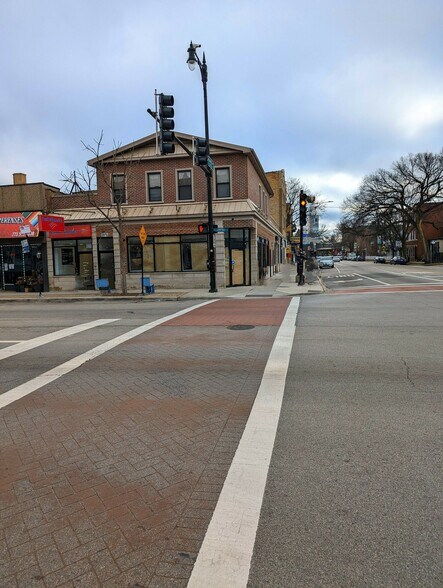 1969-1973 W Lawrence Ave, Chicago, IL for lease - Building Photo - Image 2 of 4