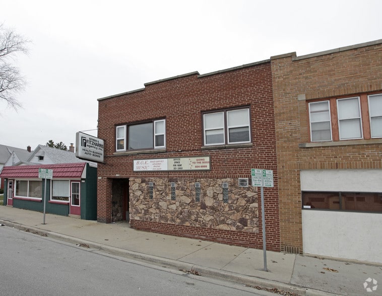 6104-6106 W Lincoln Ave, Milwaukee, WI for sale - Building Photo - Image 2 of 2