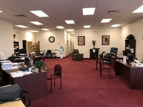 1-400 E End Ctr, Wilkes Barre, PA for lease Building Photo- Image 2 of 12