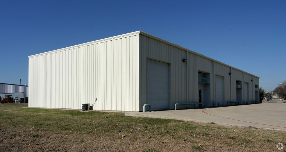 310 Industrial Blvd, McKinney, TX for lease - Building Photo - Image 3 of 3