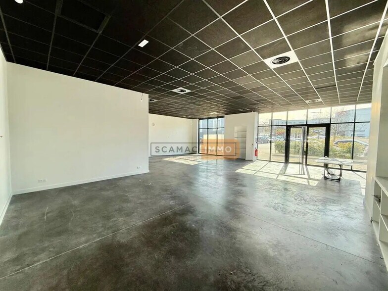 Industrial in Fréjus for lease - Interior Photo - Image 2 of 7