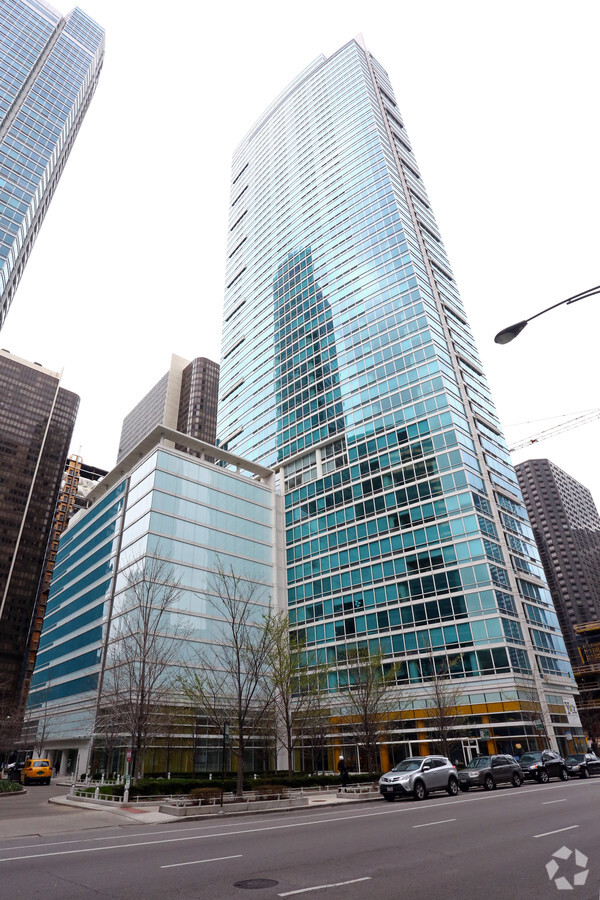 355 E Ohio St, Chicago, IL 60611 | LoopNet