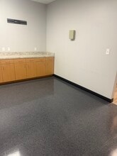 214 Warehouse Dr, Buda, TX for lease Interior Photo- Image 2 of 11