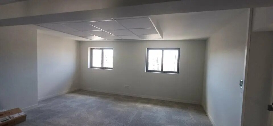 Office in Caen for lease - Interior Photo - Image 2 of 5