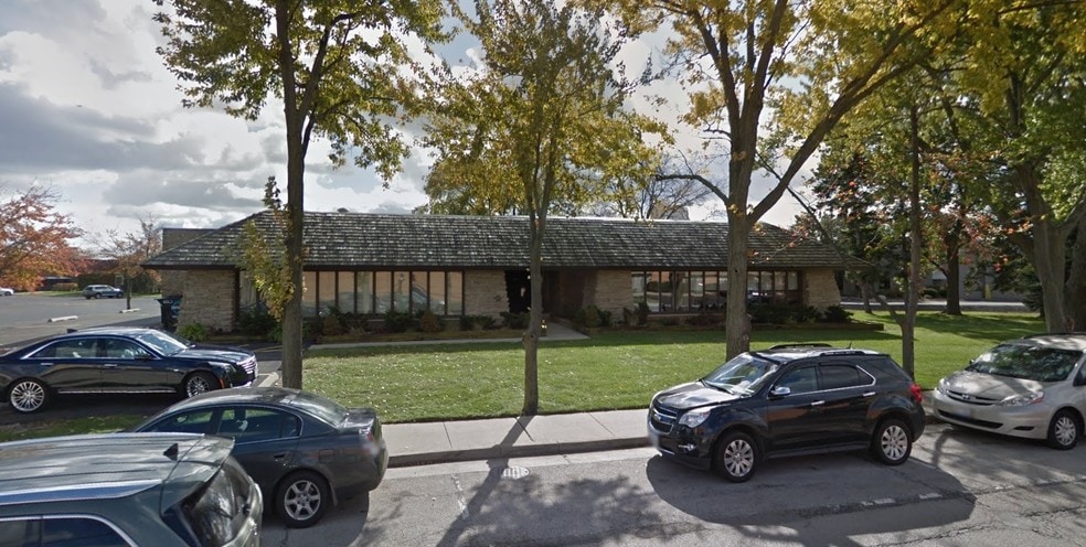6311 W Gross Point Rd, Niles, IL for sale - Primary Photo - Image 1 of 1