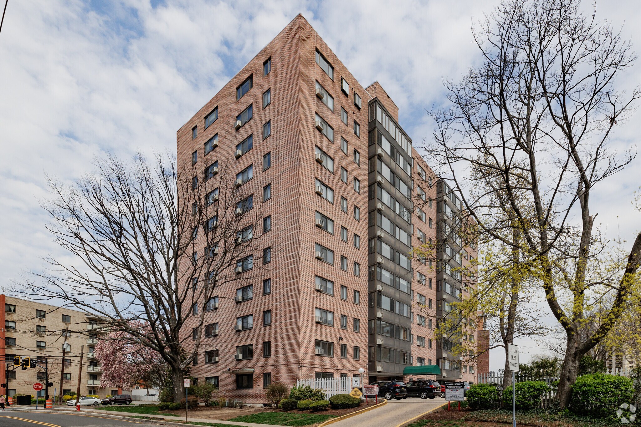 Multifamily in Hackensack, NJ for sale Primary Photo- Image 1 of 1