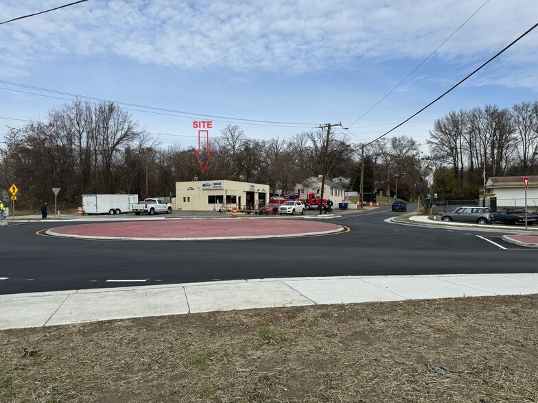 18704 Old Triangle Rd, Triangle, VA for sale - Building Photo - Image 1 of 9