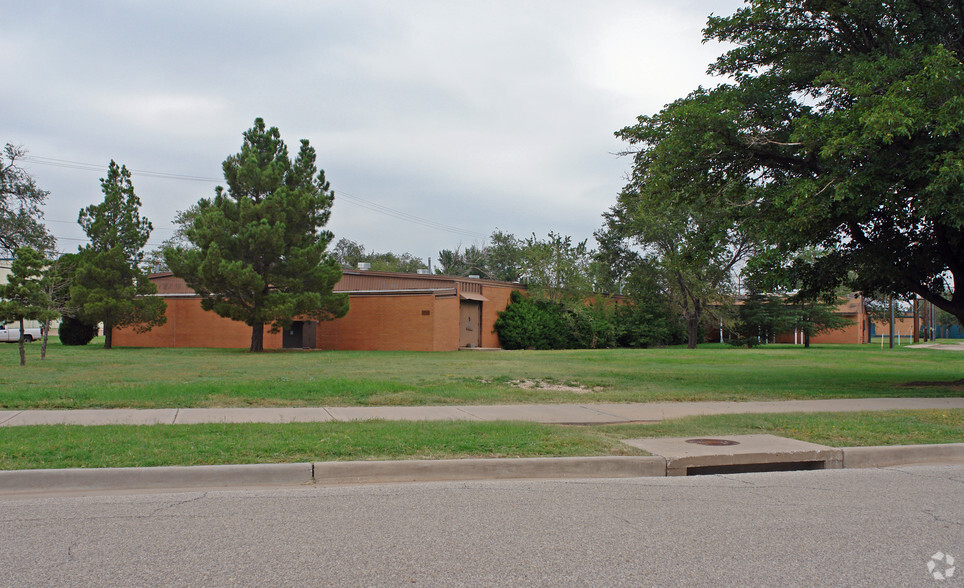 9710 10th Dr, Lubbock, TX for lease - Building Photo - Image 3 of 4