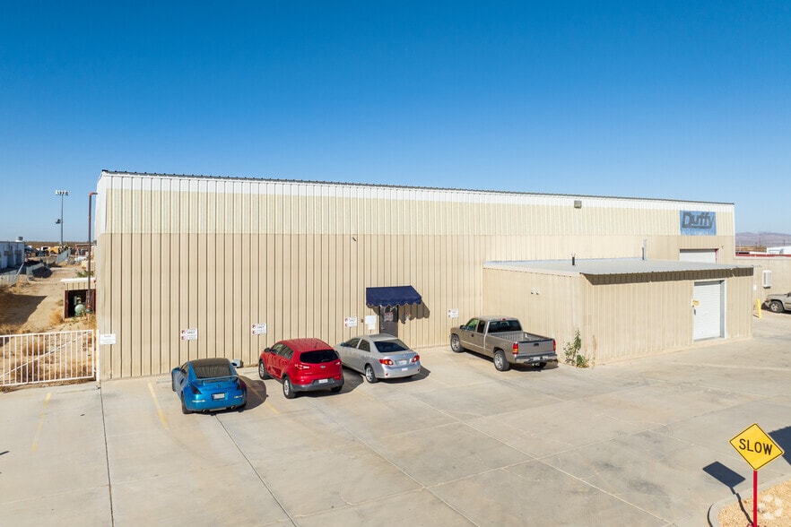 17260 Muskrat Ave, Adelanto, CA for lease - Building Photo - Image 3 of 17