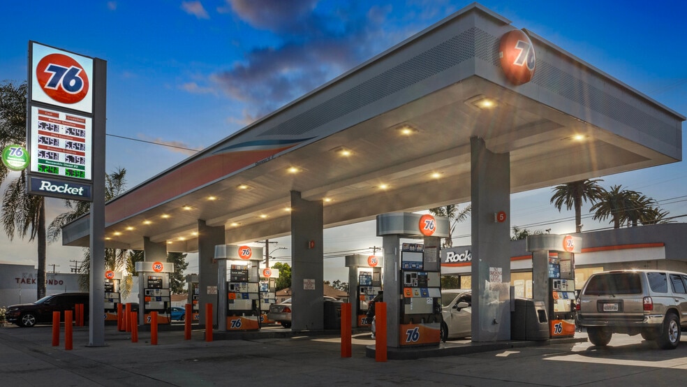 11515 Atlantic Ave, Lynwood, CA for sale - Building Photo - Image 1 of 18