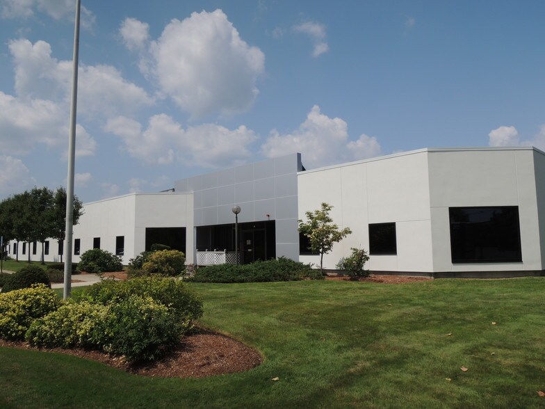 20 Cherry Hill Dr, Danvers, MA for sale - Primary Photo - Image 1 of 1