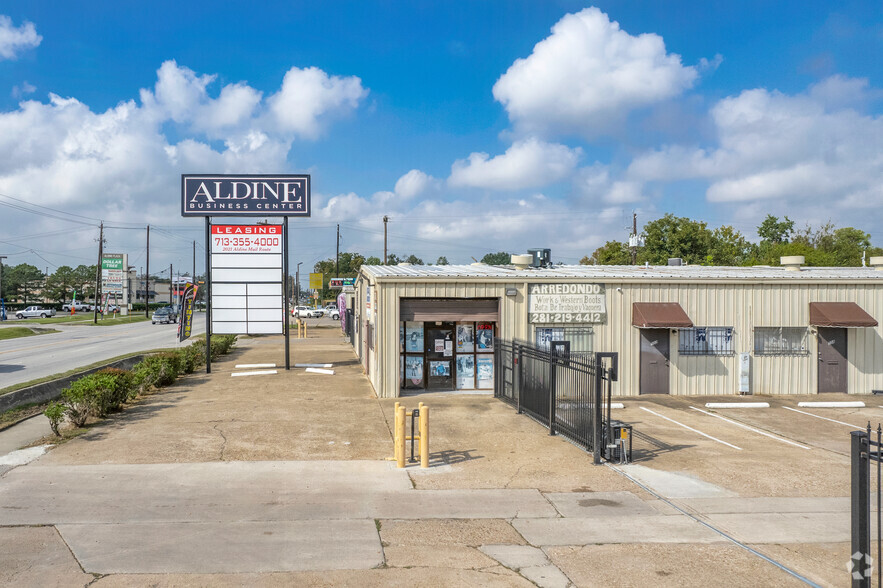 2021 Aldine Mail Route Rd, Houston, TX for lease - Building Photo - Image 1 of 17