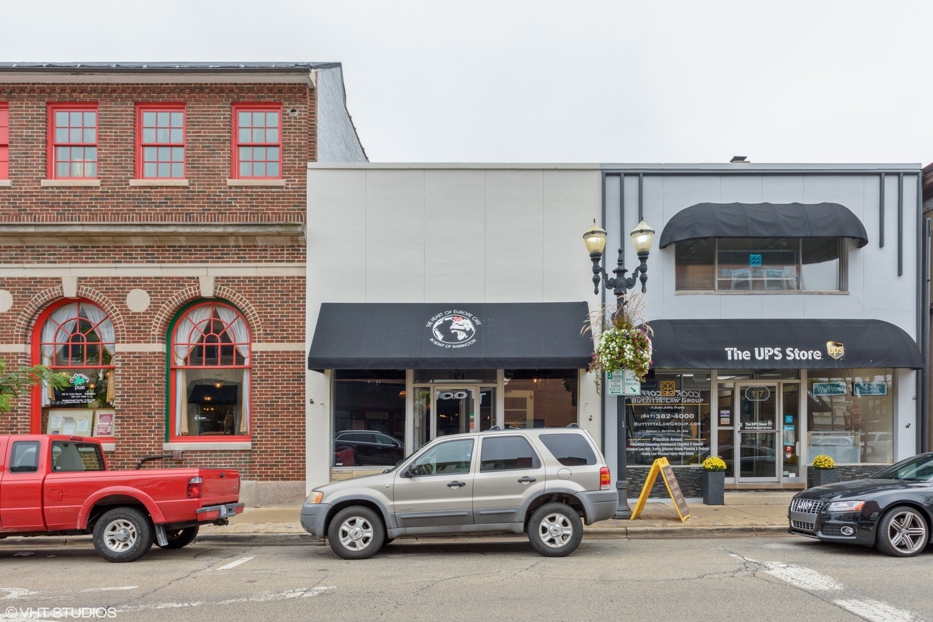 113 S Cook St, Barrington, IL 60010