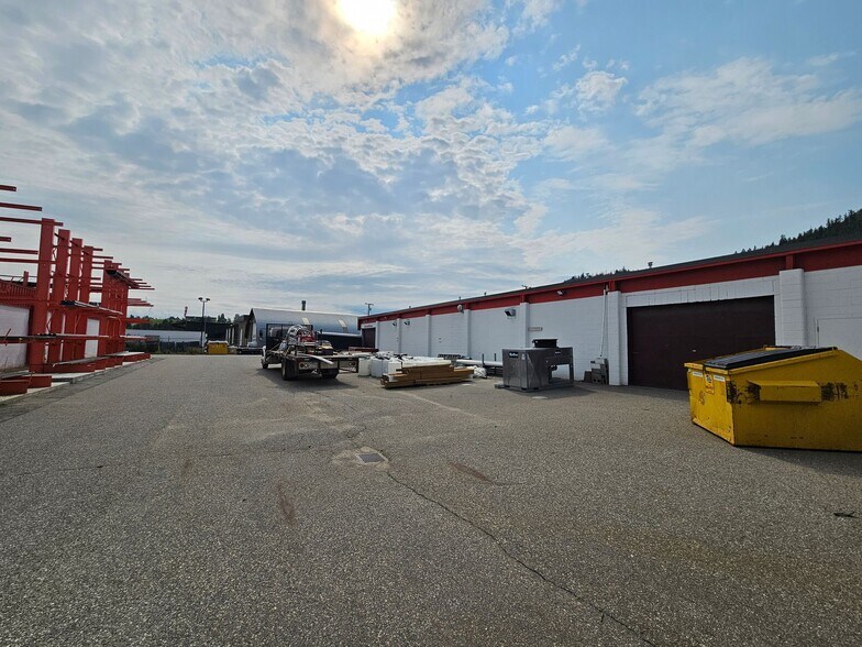 1305 Industrial Rd, West Kelowna, BC for lease - Building Photo - Image 3 of 11