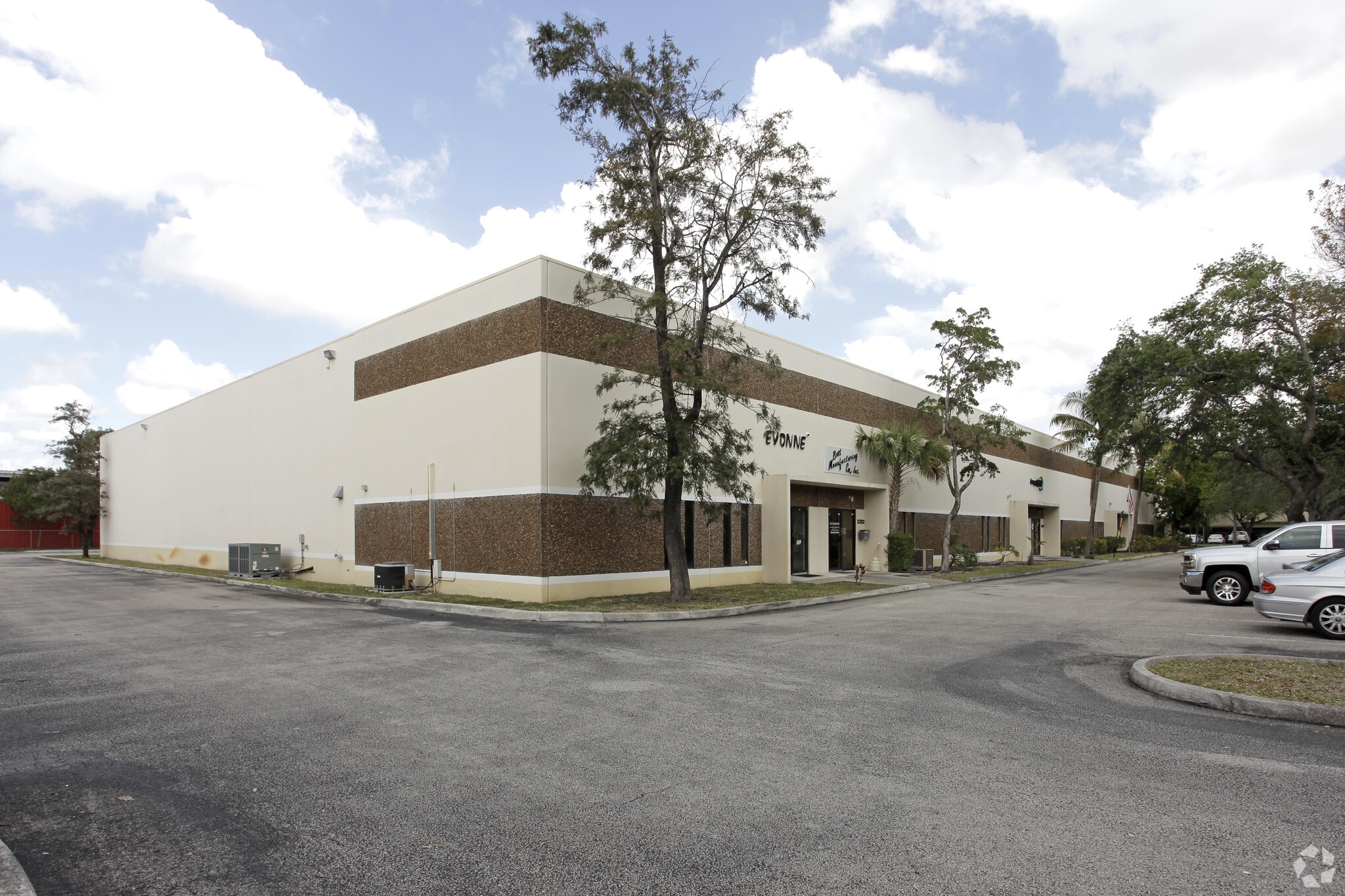 3280-3292 N 29th Ct, Hollywood, FL for lease Primary Photo- Image 1 of 4