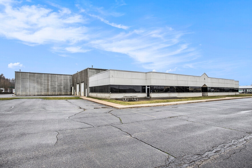 2955 W Columbia Ave, Battle Creek, MI for sale - Building Photo - Image 1 of 1