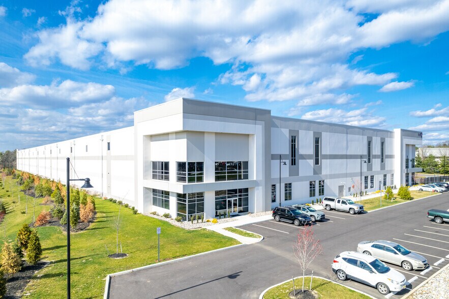 104 Woodcrest Rd, Cherry Hill, NJ 08003