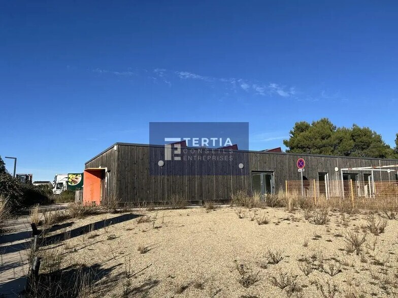 Office in Vendargues for sale - Building Photo - Image 2 of 11