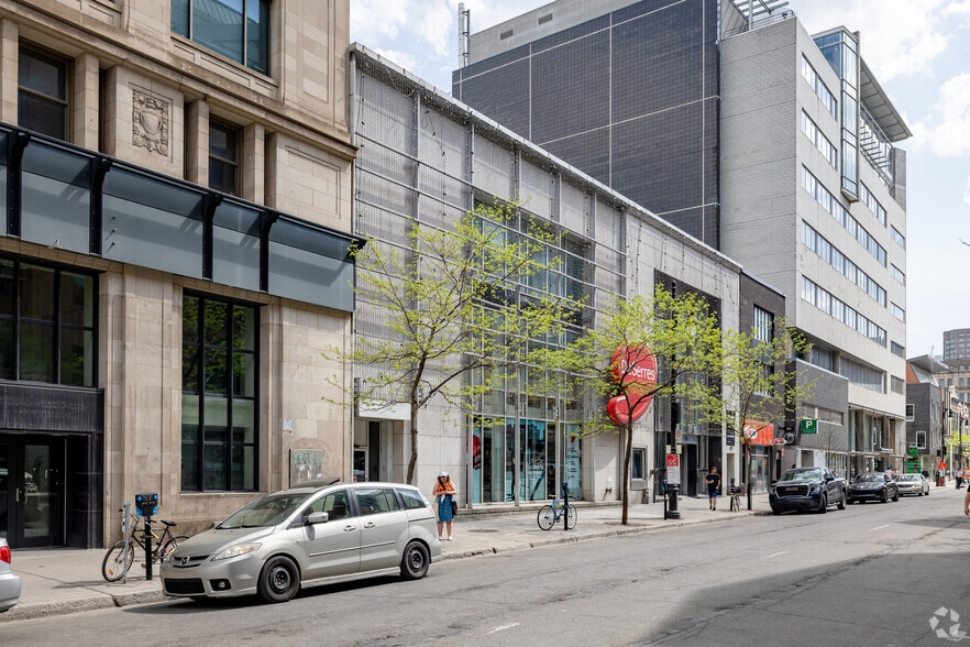 332-334 Sainte-Catherine E, Montréal, QC for sale - Building Photo - Image 3 of 4