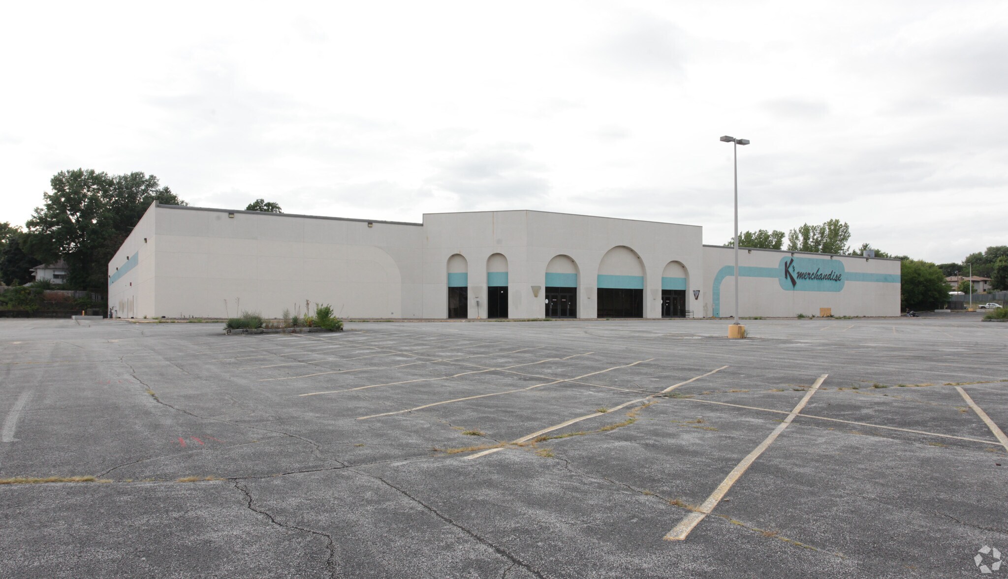 1320 W Kimberly Rd, Davenport, IA for sale Primary Photo- Image 1 of 1