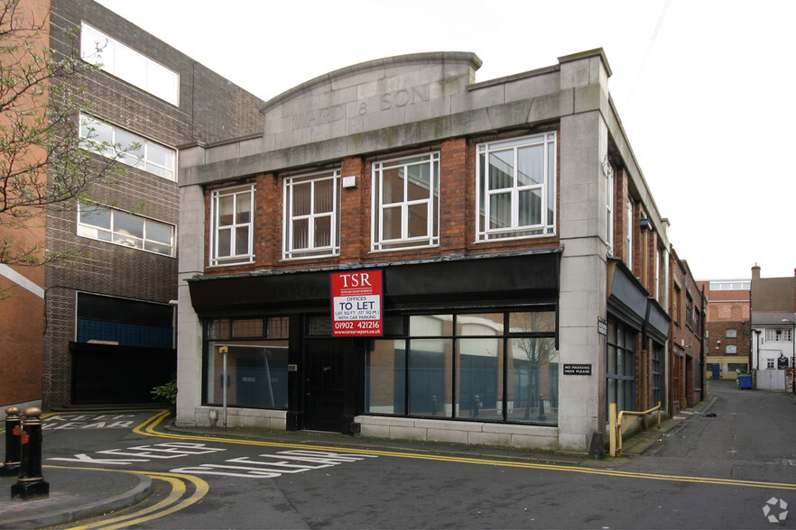 Victoria Passage, Wolverhampton for lease - Primary Photo - Image 1 of 2