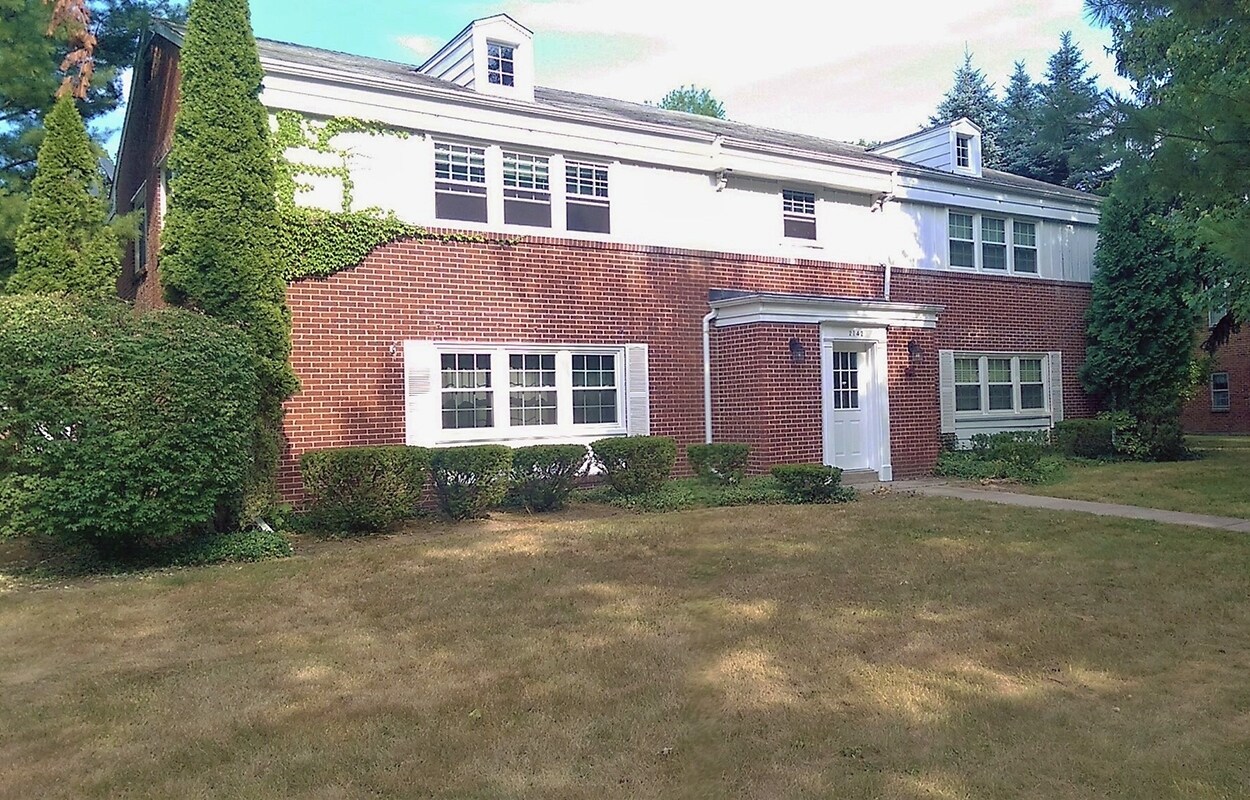 2142 Collinway St, Ottawa Hills, OH for sale Primary Photo- Image 1 of 1