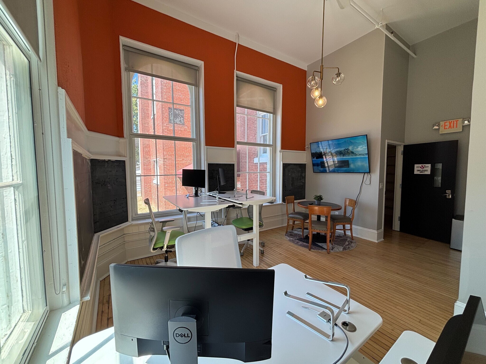 8221 Minnesota Ave, Saint Louis, MO for lease Interior Photo- Image 1 of 4