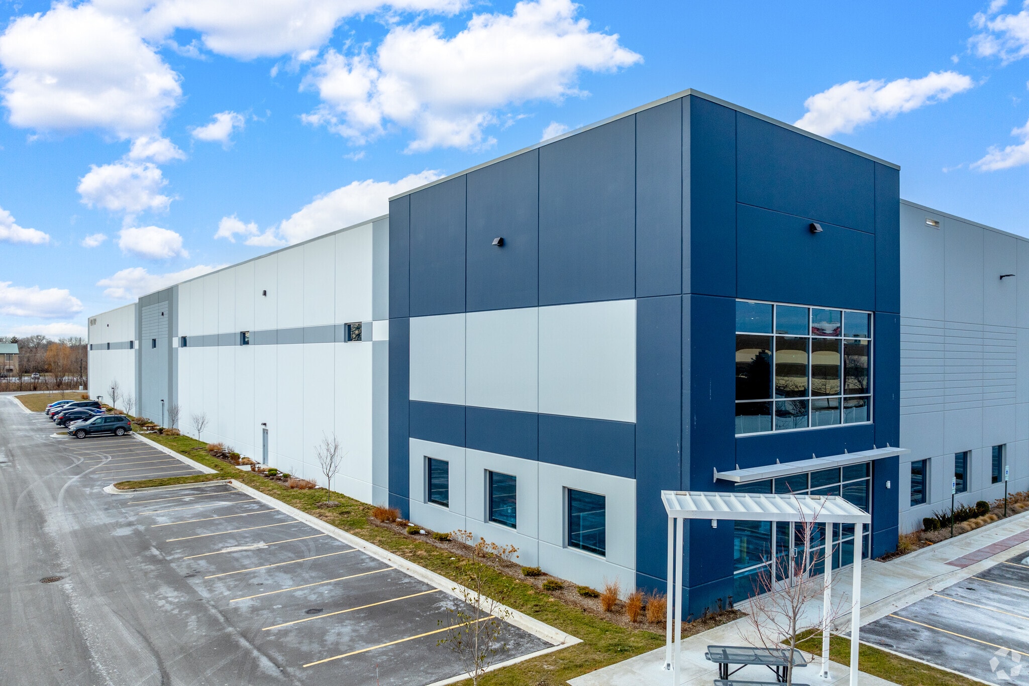 400 Smoketree Plz, North Aurora, IL for sale Primary Photo- Image 1 of 1