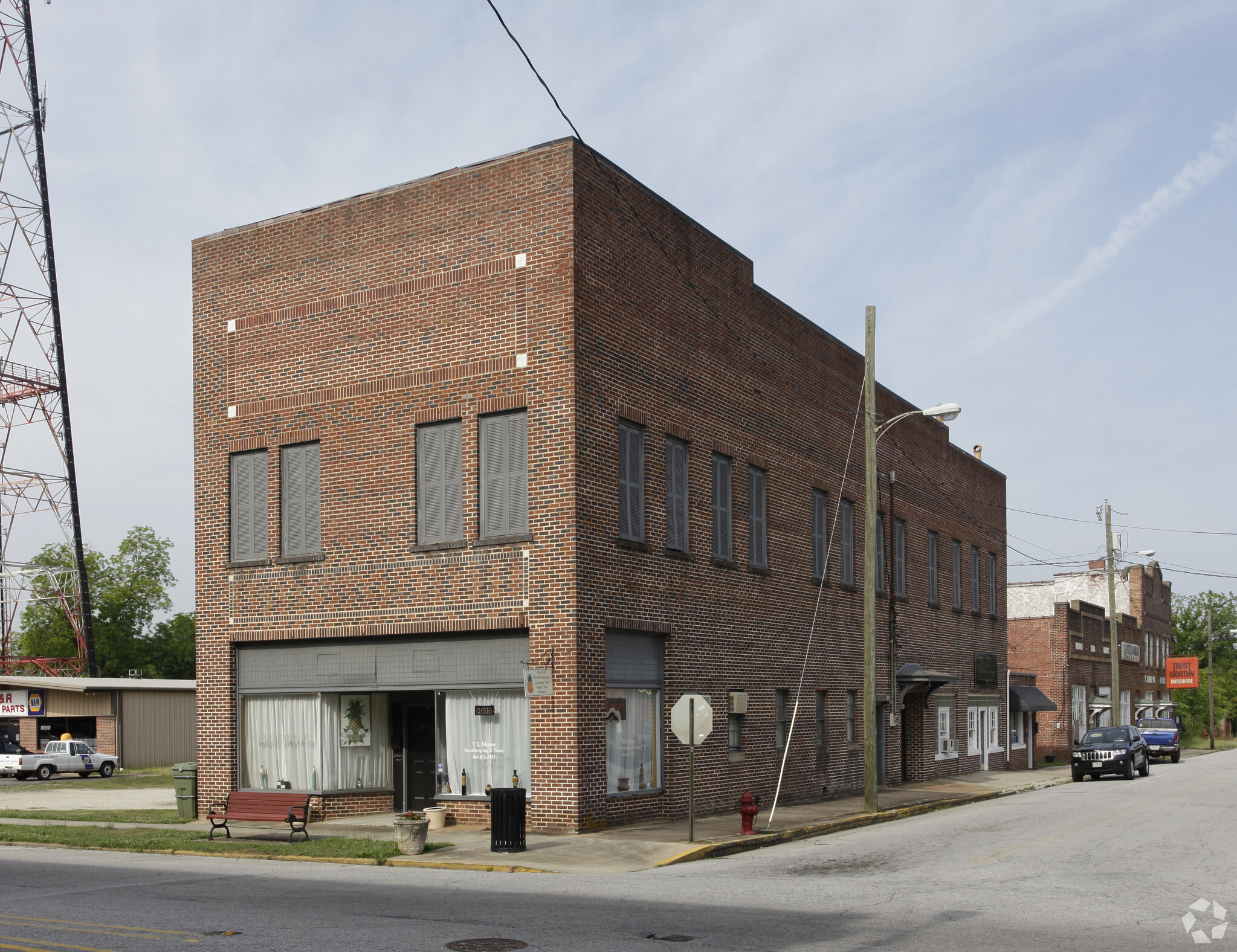 200 S Broad St, Clinton, SC for sale Primary Photo- Image 1 of 1