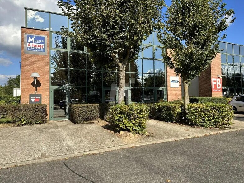 Office in Évry-Courcouronnes for lease - Building Photo - Image 2 of 11