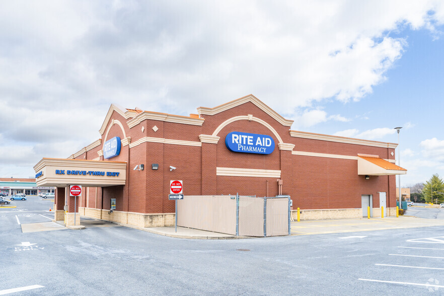 1015 Club Ave, Bethlehem, PA for lease - Building Photo - Image 2 of 26